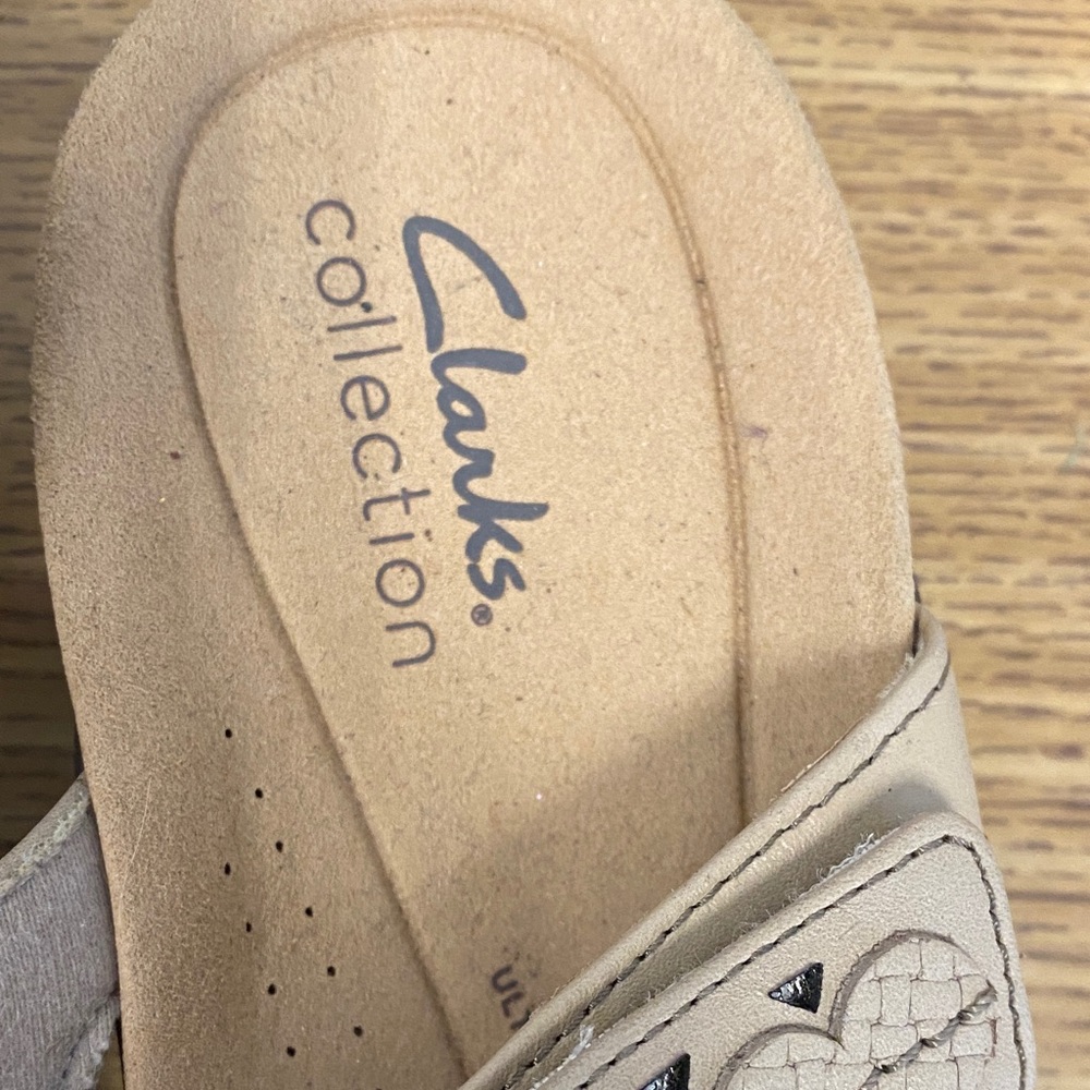 Clarks Women's Tan Strap Sandals - Picture 4 of 7